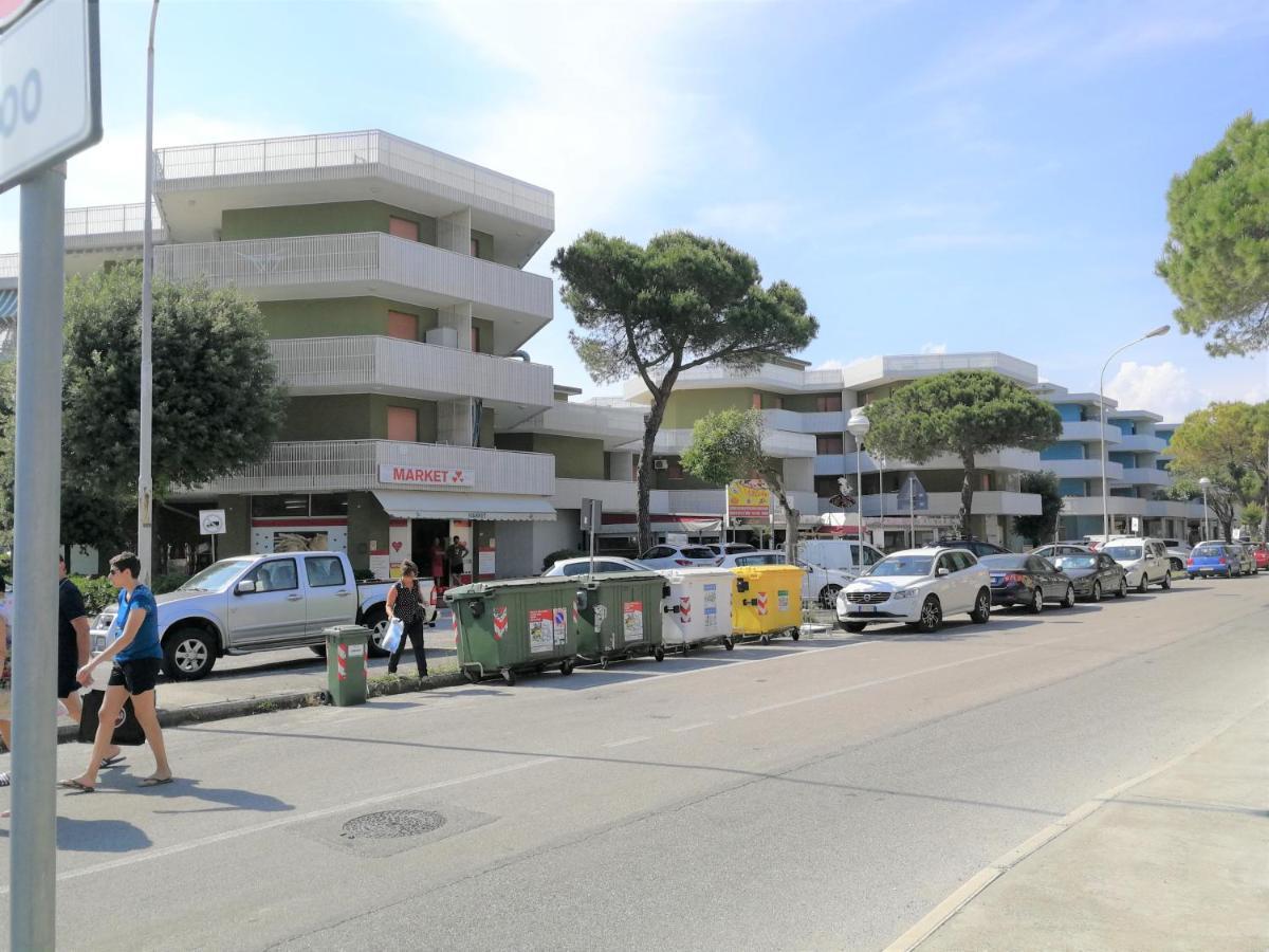 Condominio Moschettieri Monolocale Bibione Exteriör bild