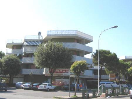 Condominio Moschettieri Monolocale Bibione Exteriör bild