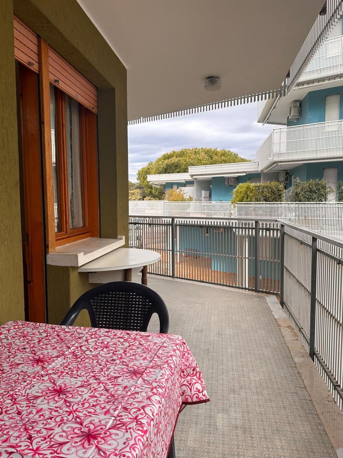 Condominio Moschettieri Monolocale Bibione Exteriör bild